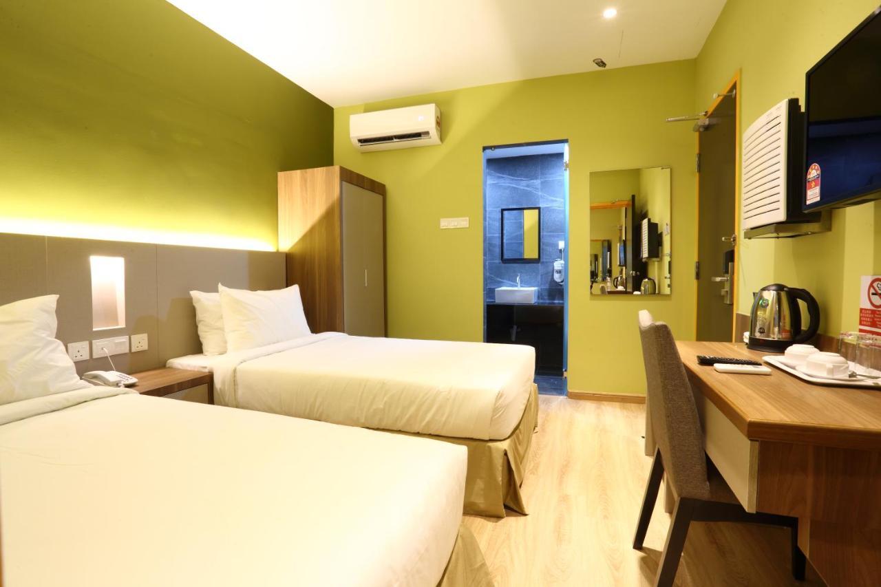 Capital O 9010 Yee Hotel Johor Bahru Exterior foto